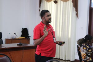 Facilitator - Rabindra Datt Prashad - Principal Regional Development Officer(PRDO) interacting with participants.